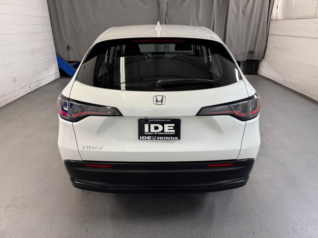 Used 2024 Platinum White Pearl Honda LX image 11