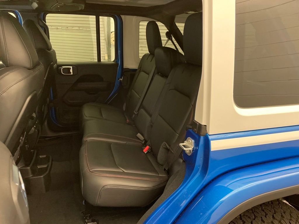 New 2026 Hydro Blue Pearl-Coat Exterior Paint Jeep Rubicon image 18
