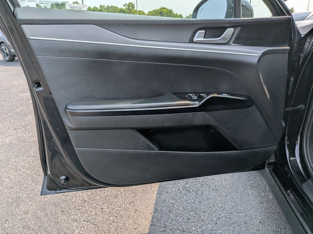 Used 2021 Ebony Black Kia LXS image 13