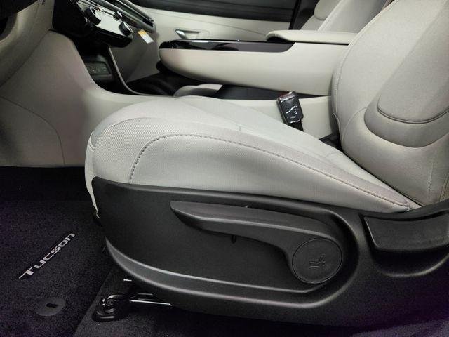 New 2026 White Hyundai Blue image 16