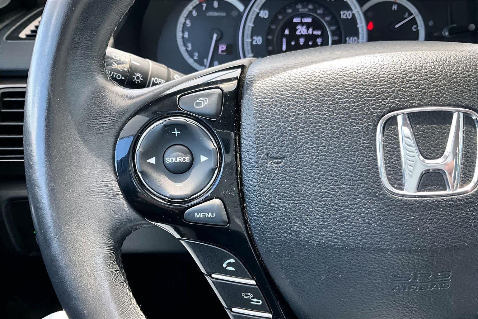 Used 2017 Crystal Black Pearl Honda Touring image 24