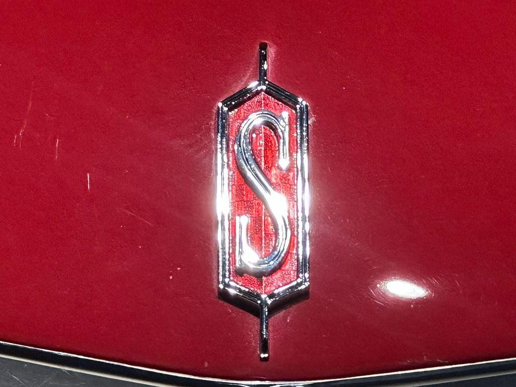 Used 1968 Red Oldsmobile Supreme image 5