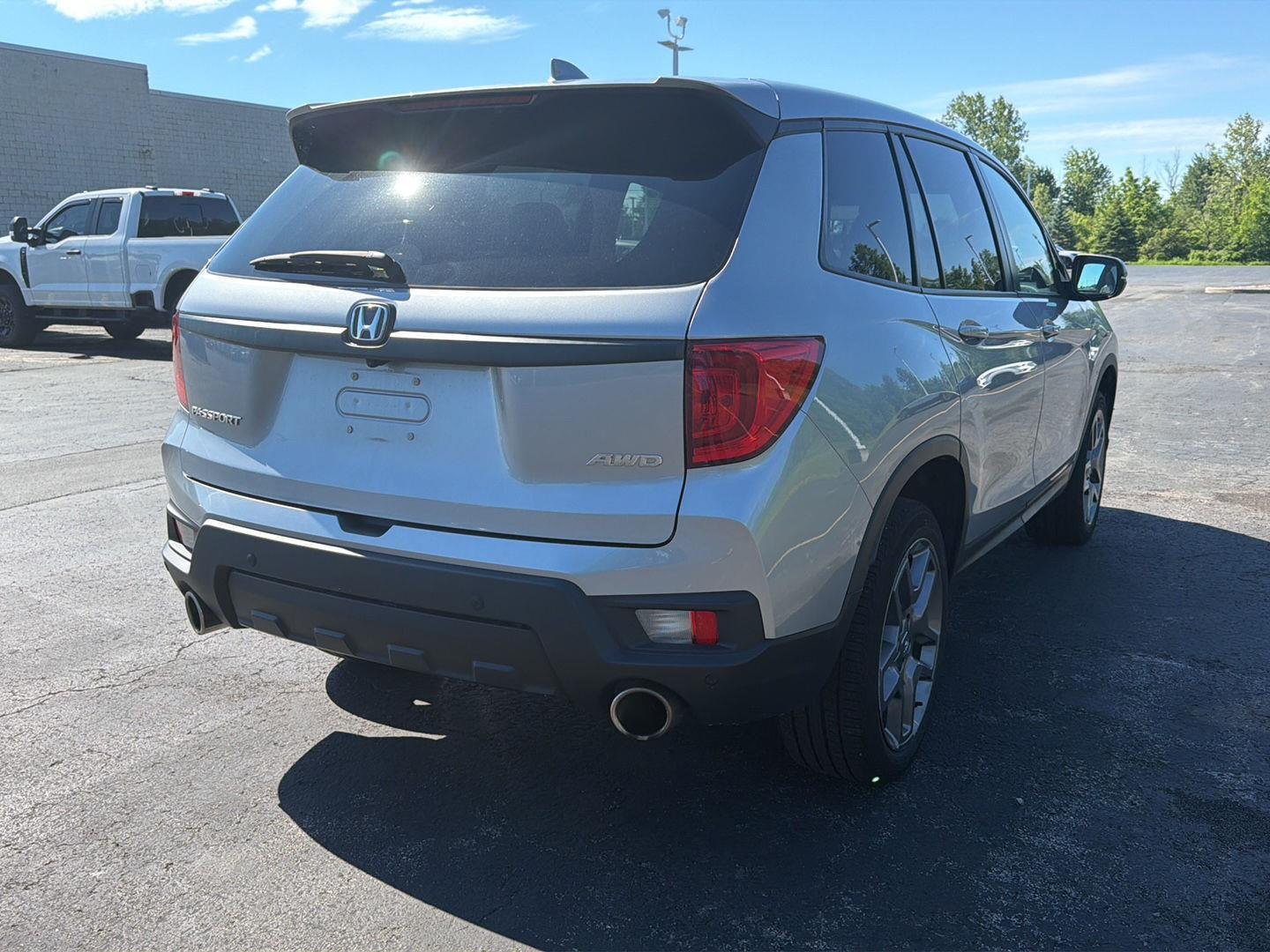 Used 2023 Lunar Silver Metallic Honda EX-L image 5