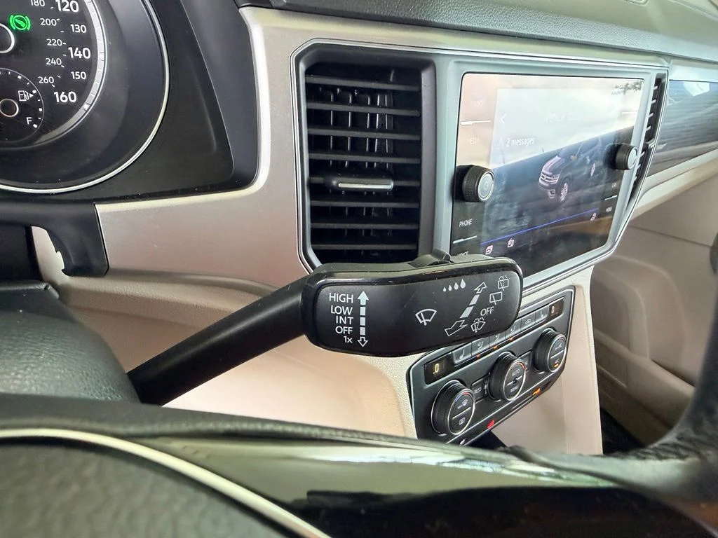 Used 2019 Black Volkswagen 3.6L V6 SE image 22