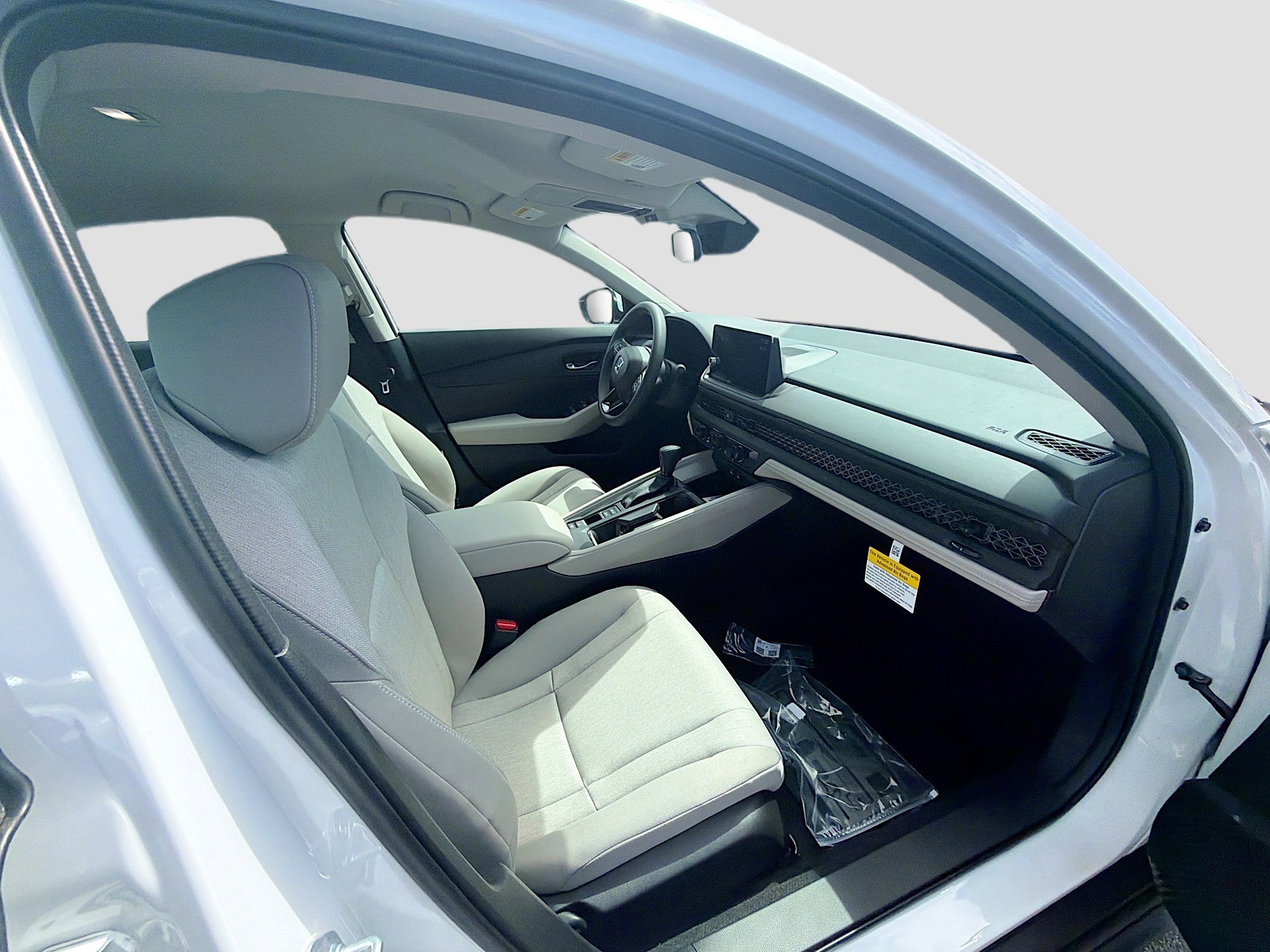 New 2026 Platinum White Pearl Honda LX image 23