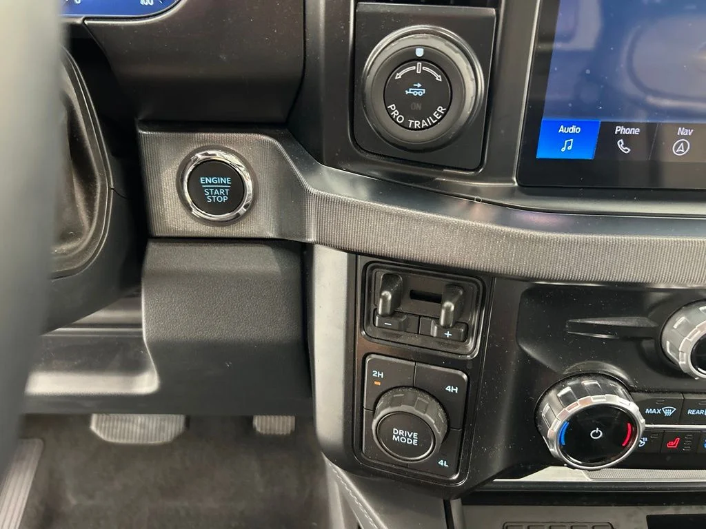 Used 2025 White Ford Platinum image 30
