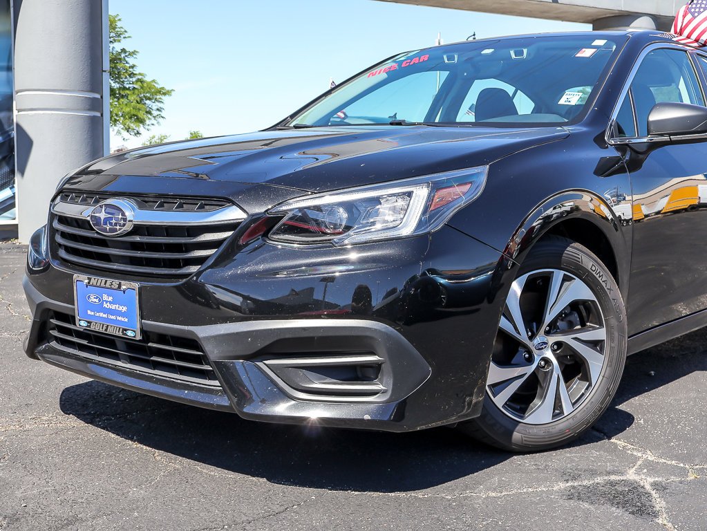 Used 2022 Crystal Black Silica Subaru Base image 2