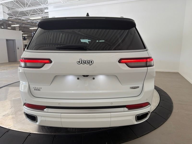 Used 2025 White Jeep Summit image 4