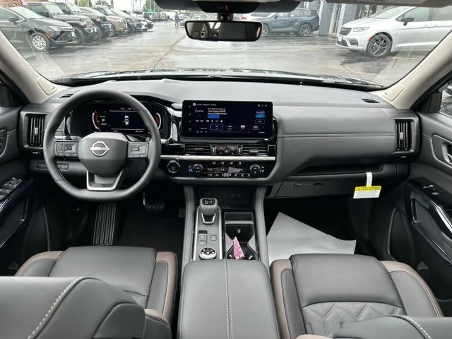 2026 Nissan Pathfinder Platinum - Photo 23
