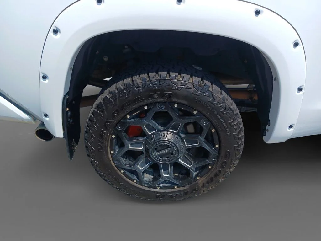 Used 2021 White Toyota SR5 image 10