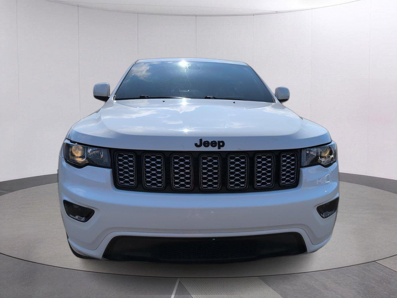 Used 2022 Bright White Clearcoat Jeep Laredo X image 10