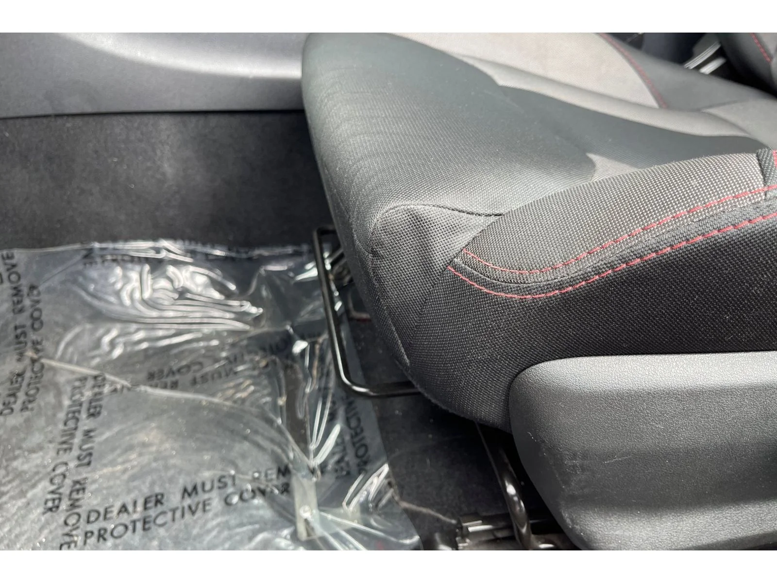 Used 2022 IGNITION RED Subaru Base image 13