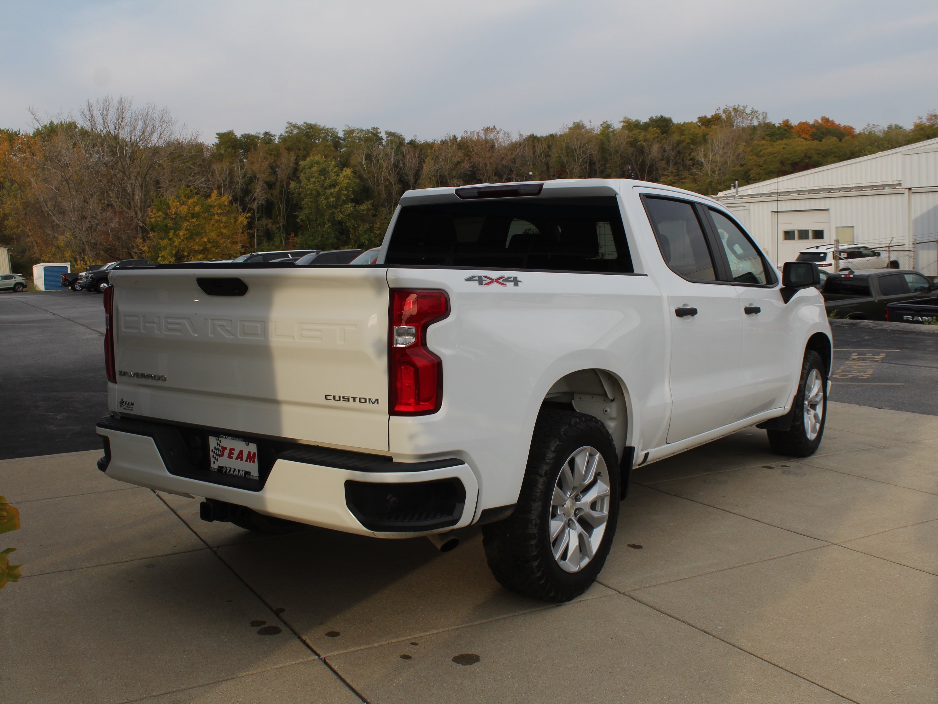 Used 2021 SUMMIT WHITE Chevrolet Custom image 6