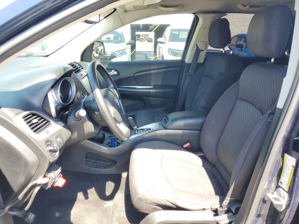 Used 2014 Blue Pearl Dodge SXT image 9