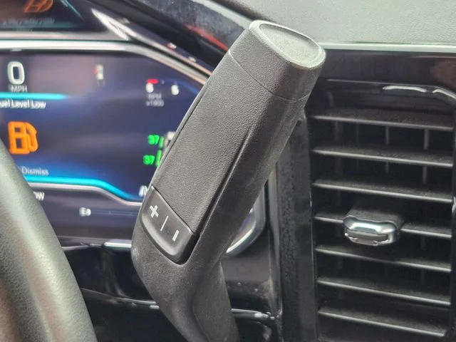 Used 2025 Gray Chevrolet LT image 28
