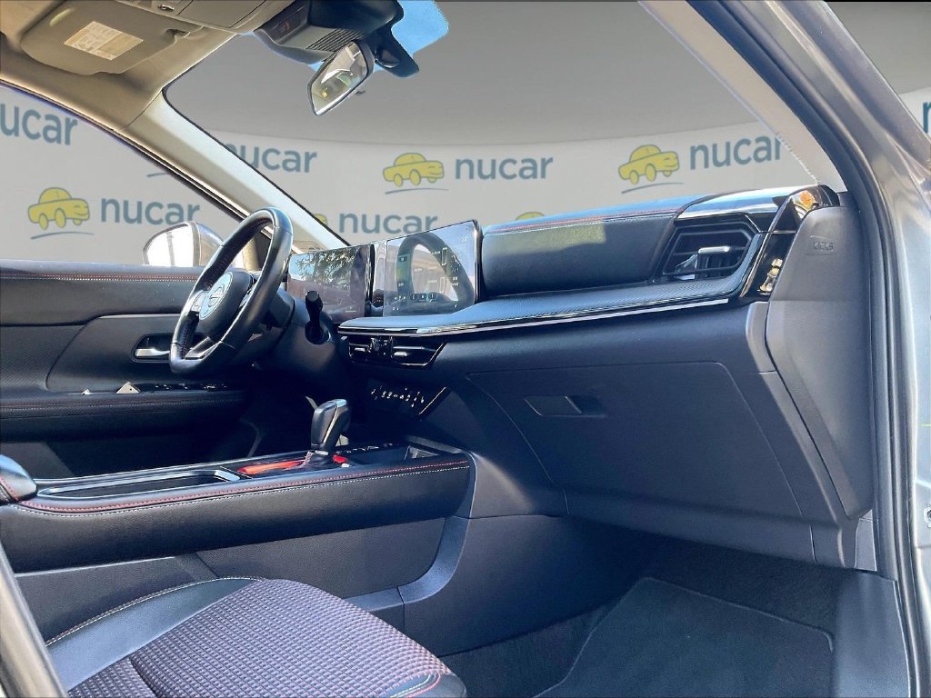 Used 2025 Gray Nissan SR image 14