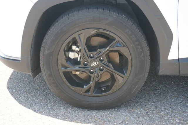 Used 2024 White Pearl Hyundai SEL image 13