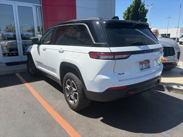 Used 2022 White Jeep Trailhawk image 3