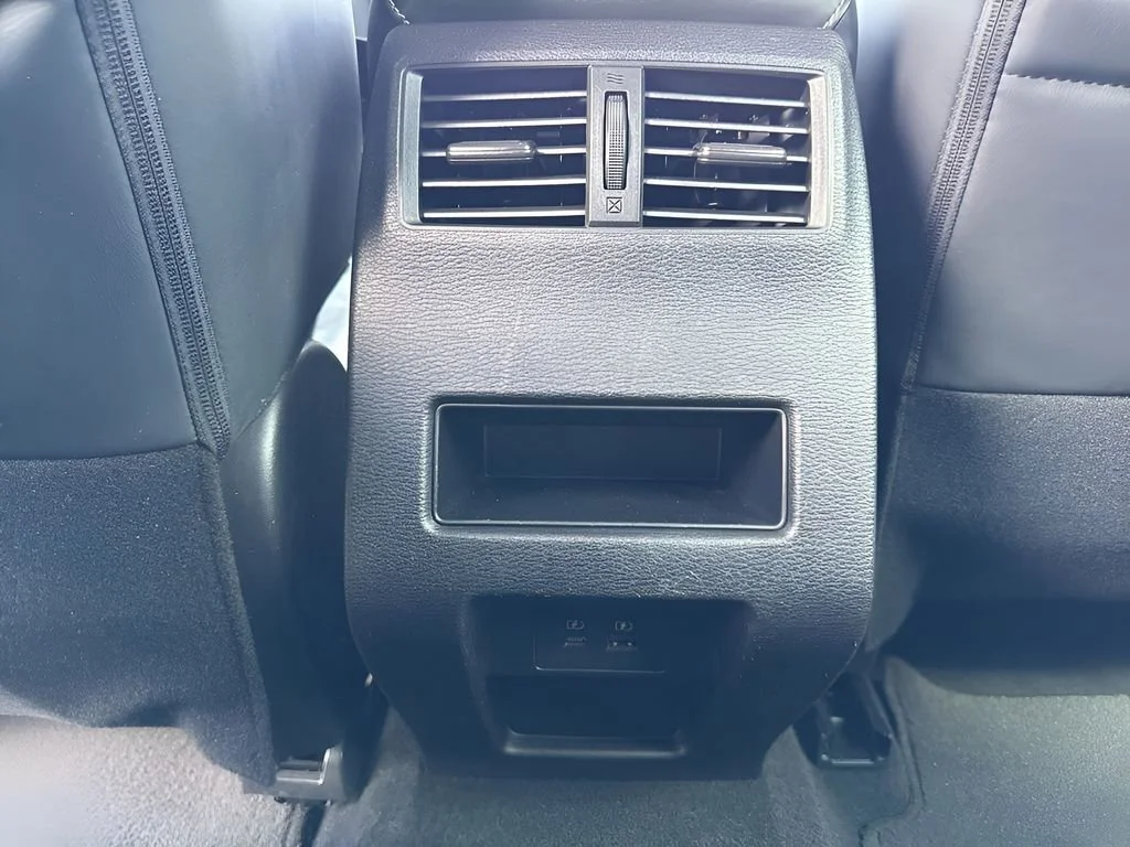 Used 2022 Silver Mitsubishi SE image 13