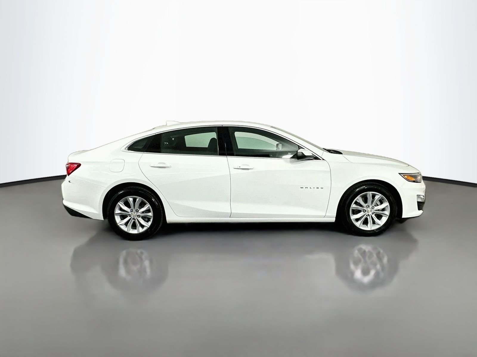 Used 2023 Summit White Chevrolet LT image 9