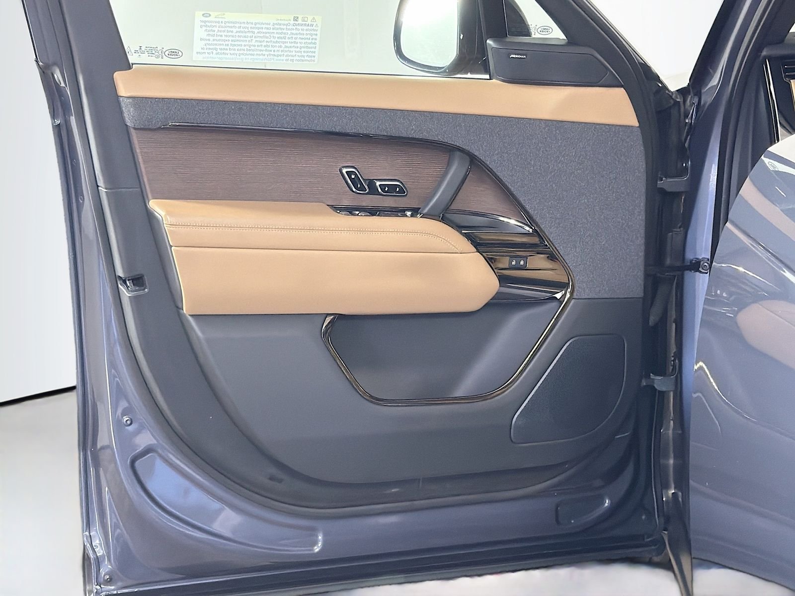 Certified Used 2023 Varesine Blue Metallic Land Rover SE image 21