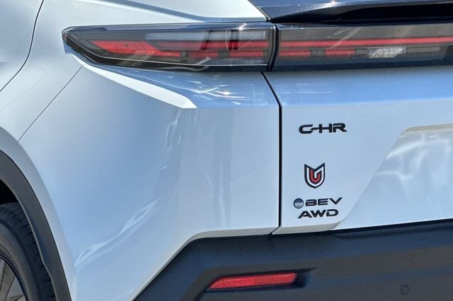 New 2026 Wind Chill Pearl <sup>1</sup> Toyota  SE image 24
