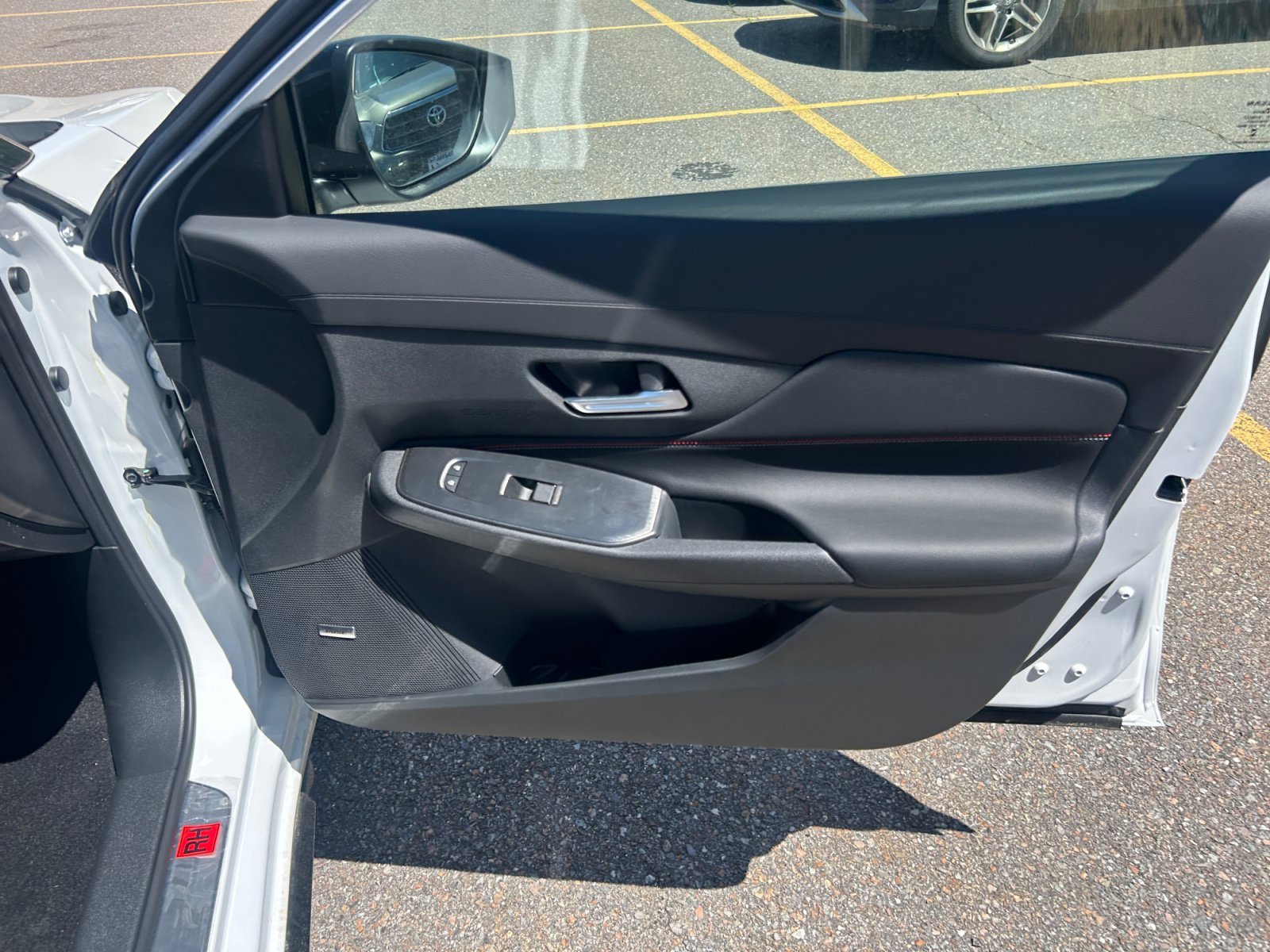 2026 Nissan Sentra SR - Photo 31