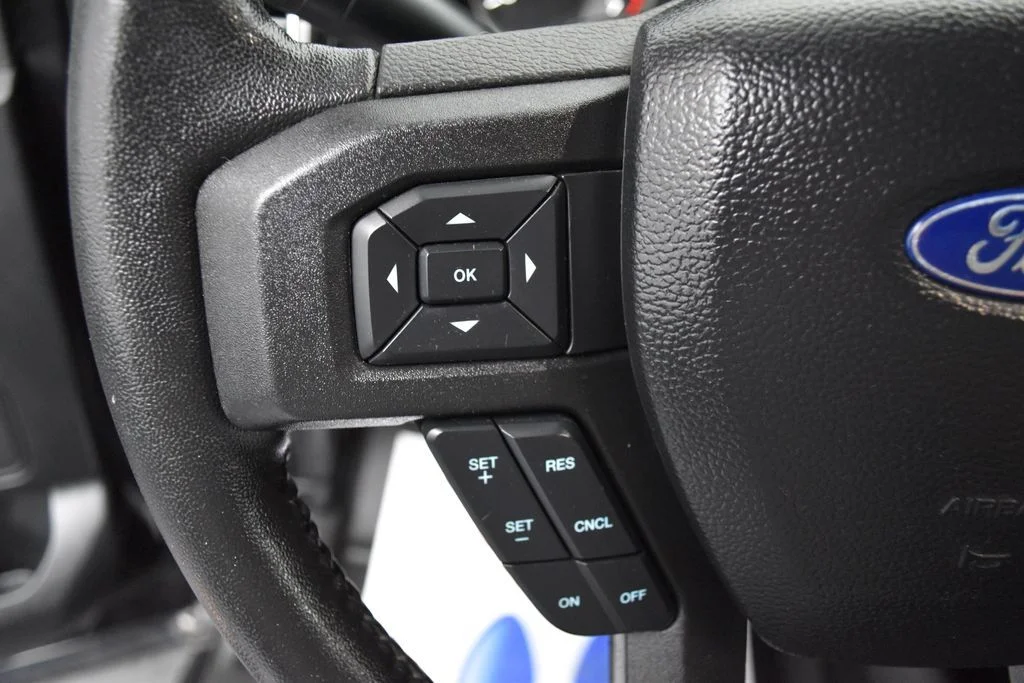 Used 2020 Black Ford XLT image 9