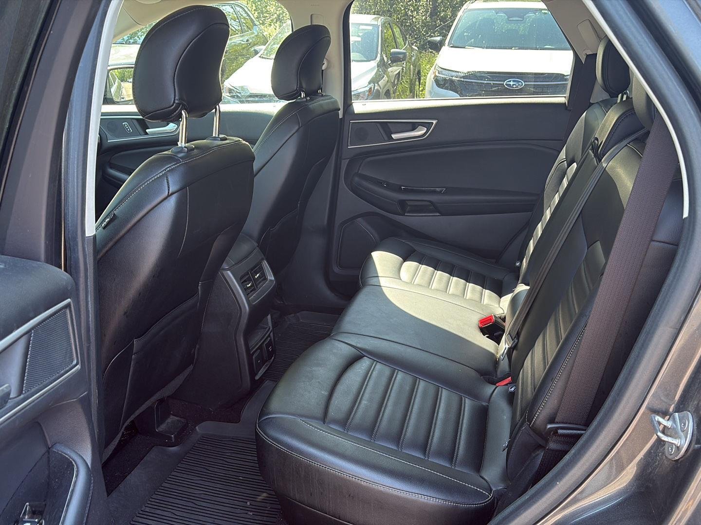 Used 2019 Magnetic Ford SEL image 11