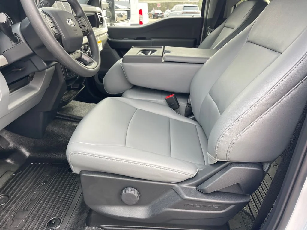 2026 Ford F-450 Super Duty Chassis Cab XL - Photo 8