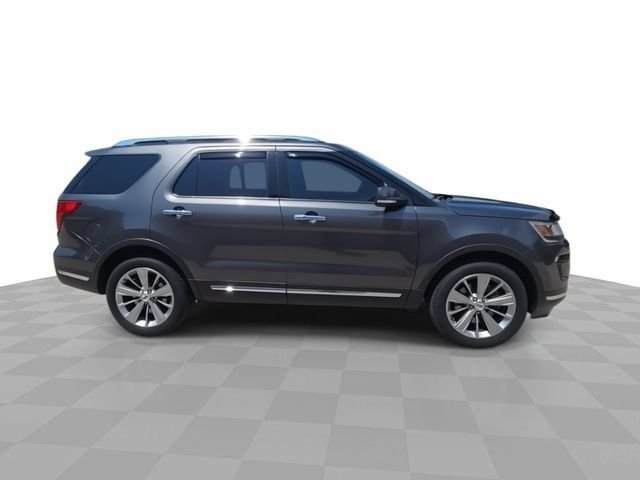 Used 2018 Gray Ford Limited image 9