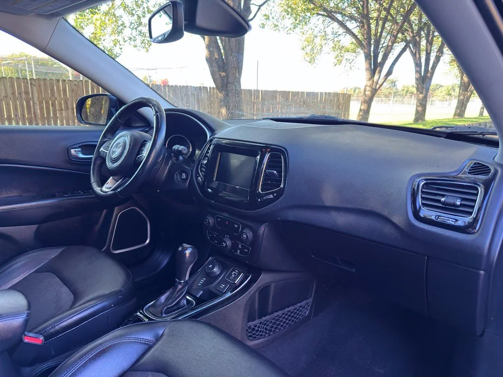 Used 2019 Black Jeep Latitude image 29