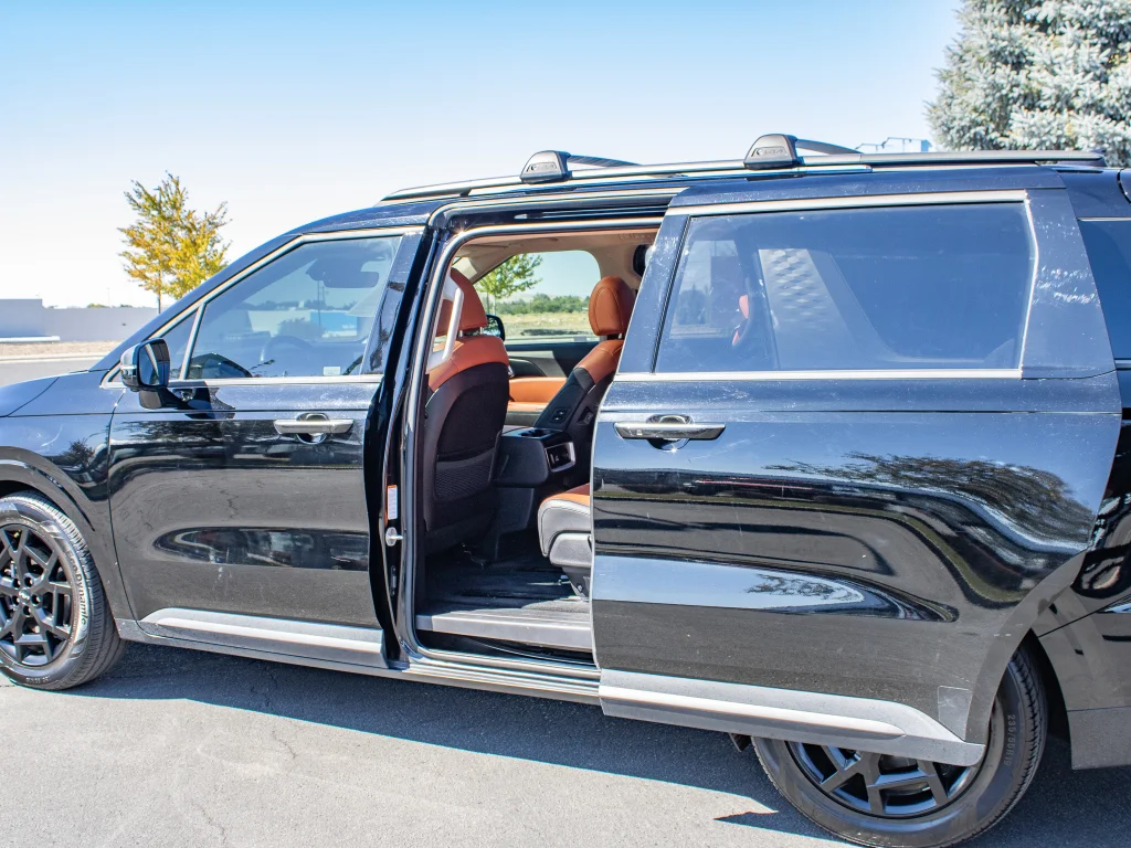 Used 2025 Aurora Black Pearl Kia SX image 13