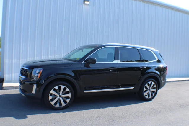 Used 2022 Ebony Black Kia EX image 4