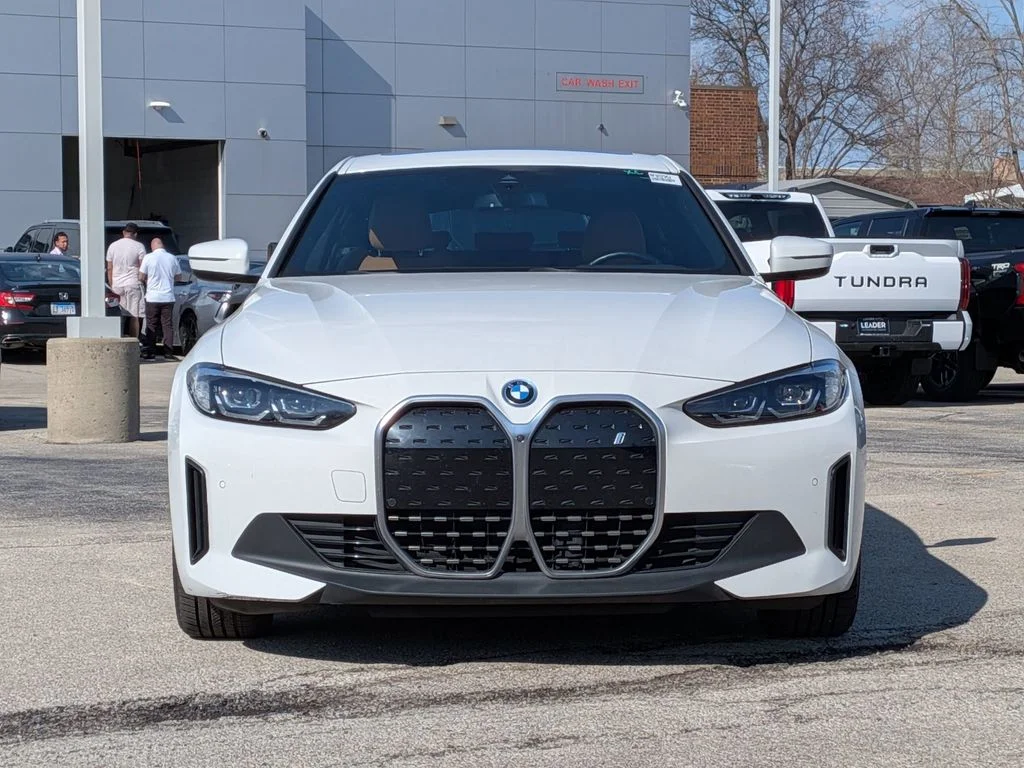 Used 2024 White BMW xDrive40 image 2