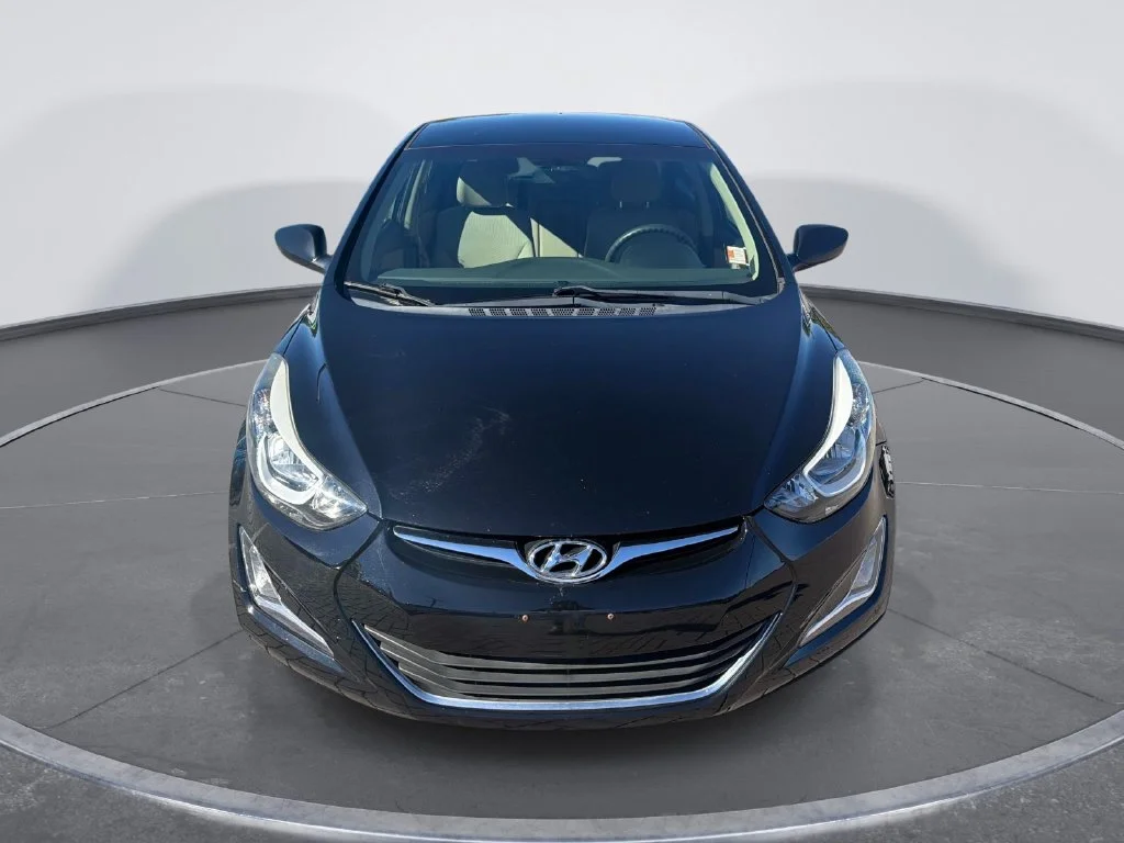 Used 2016 Black Hyundai SE image 2