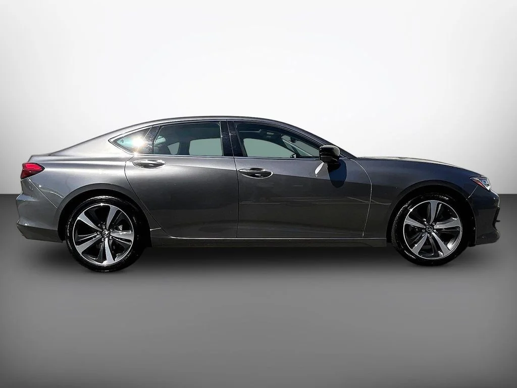 Certified Used 2025 Liquid Carbon Metallic Acura Technology Package image 8