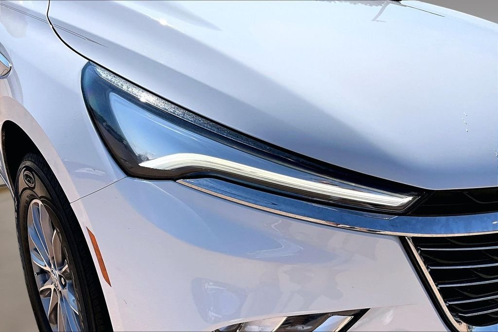 Used 2023 White Buick Premium Group image 32