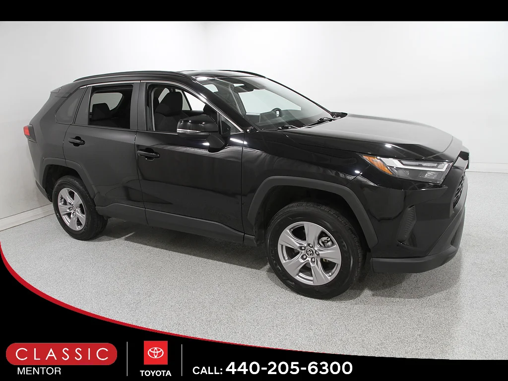 2025 Toyota RAV4 XLE FWD's photo