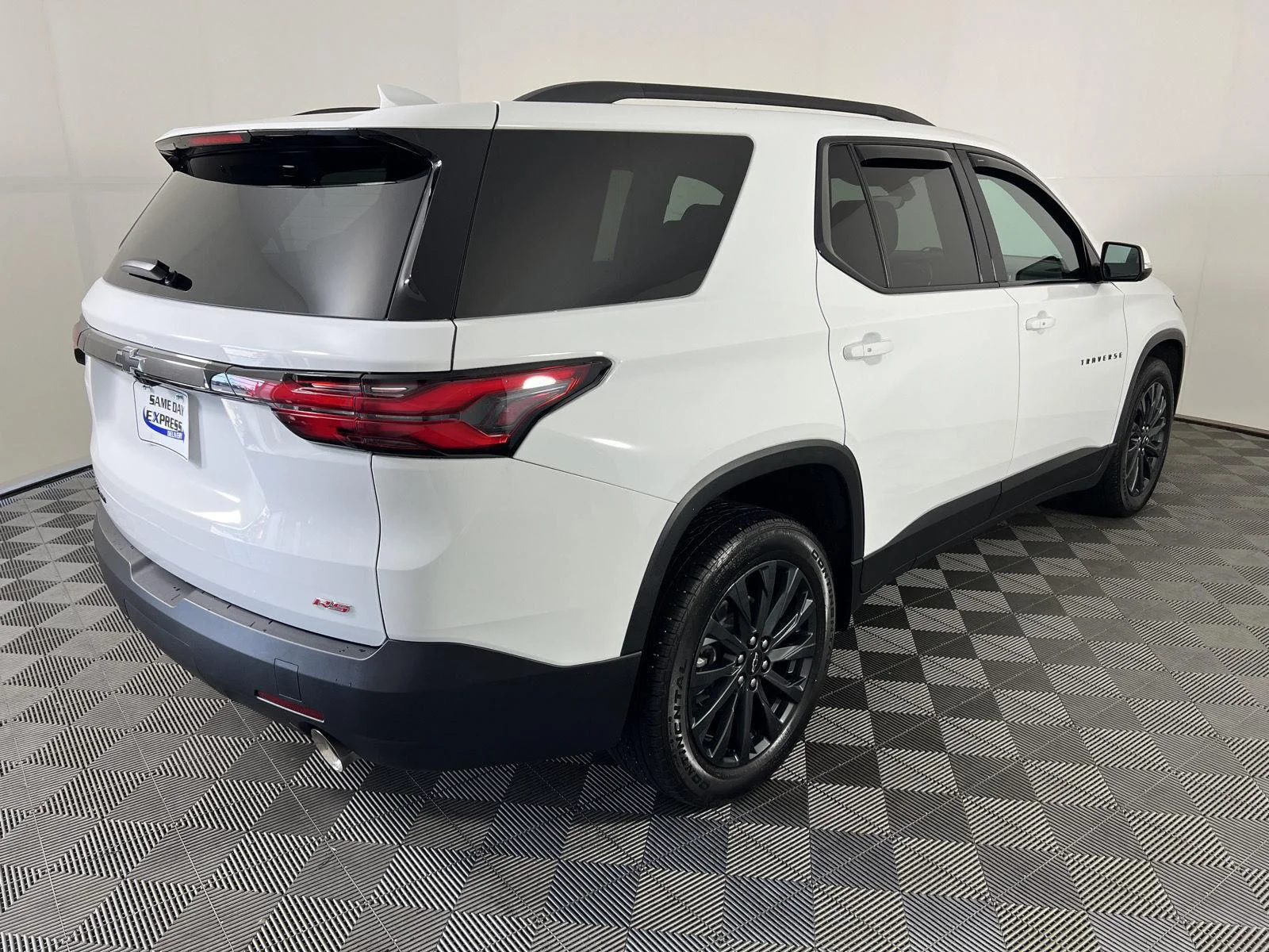 Used 2023 Summit White Chevrolet RS image 27