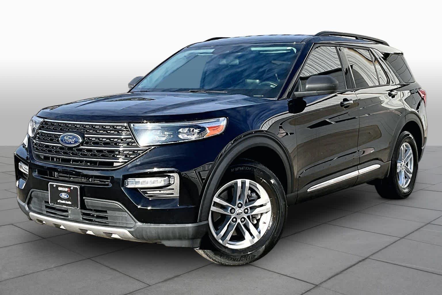 Used 2023 Agate Black Metallic Ford XLT image 38