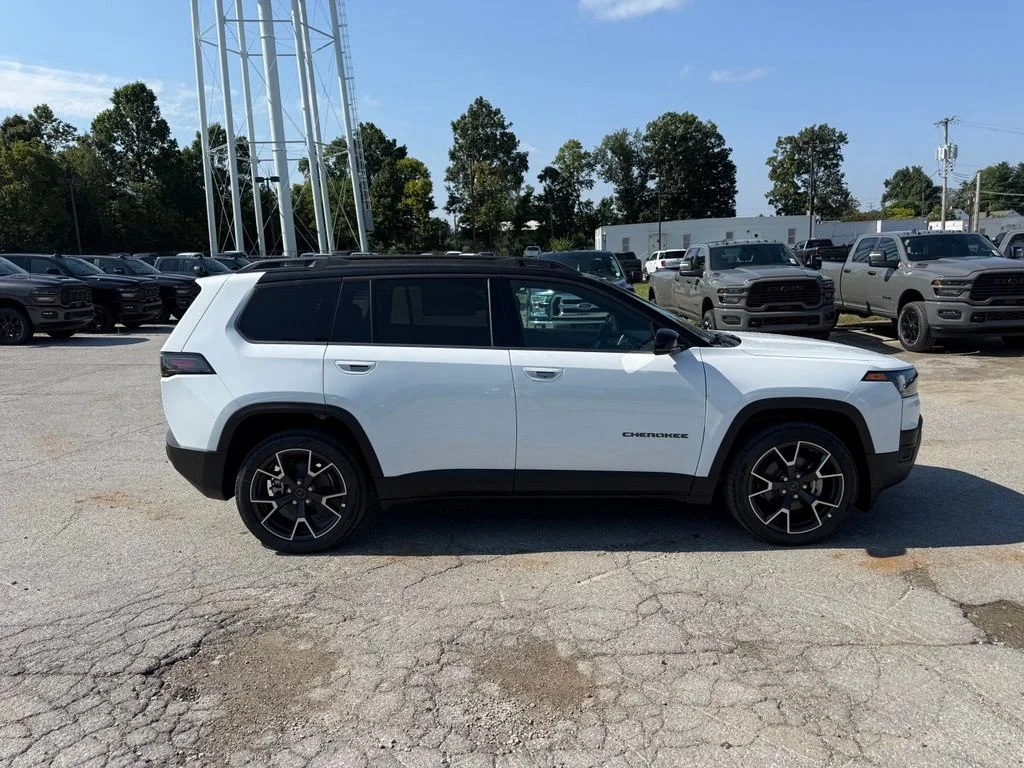New 2026 Bright White Clear-Coat Exterior Paint Jeep Overland image 5