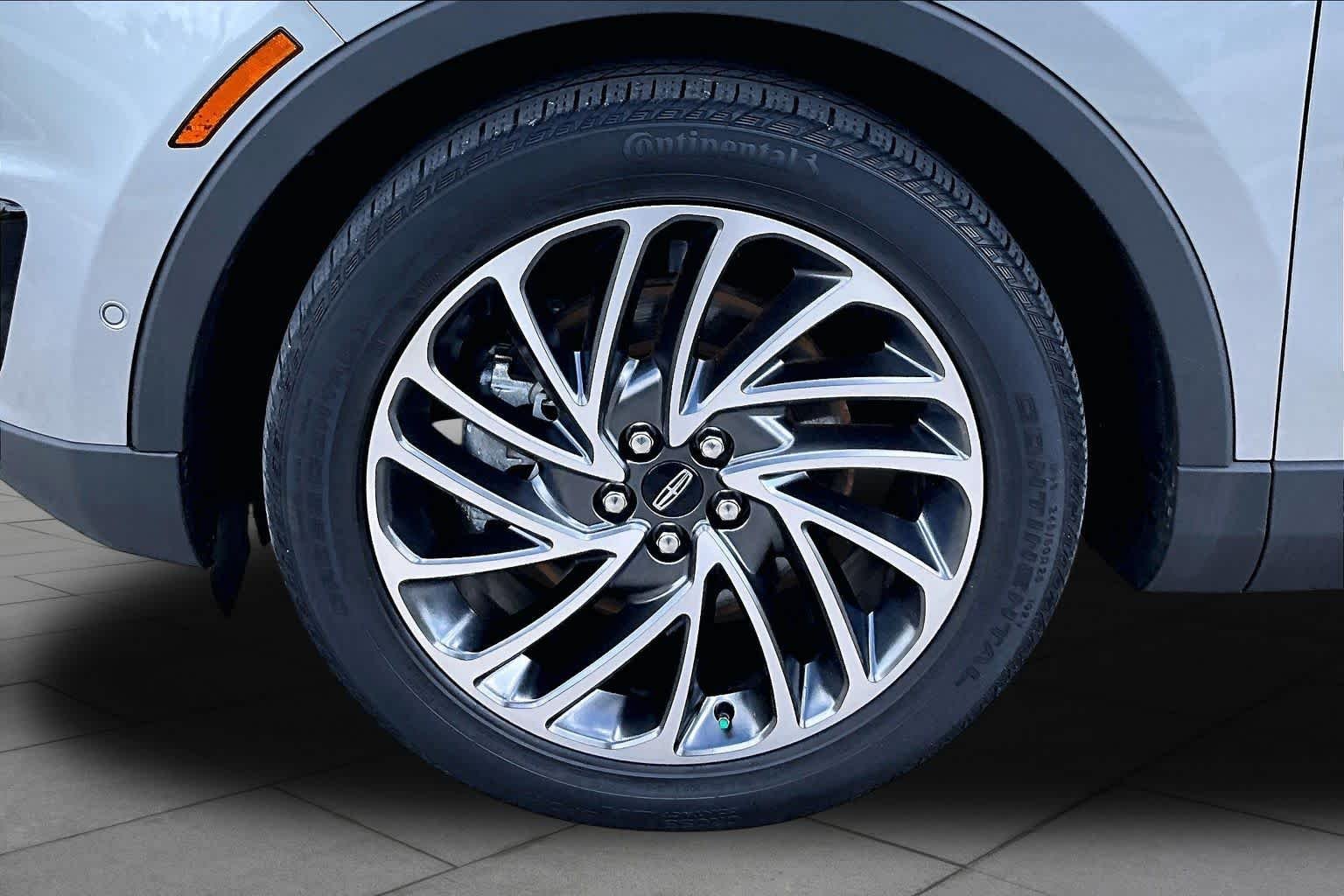 Used 2020 Silver Radiance Lincoln Reserve image 10