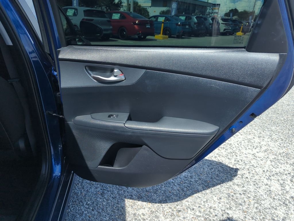 Used 2021 Blue Kia LXS image 29