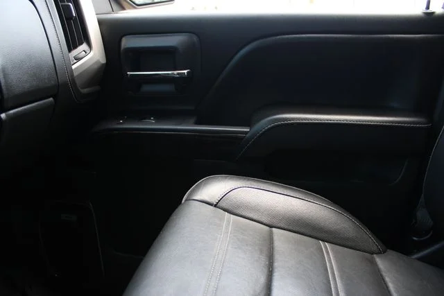 Used 2016 Black GMC Denali image 18