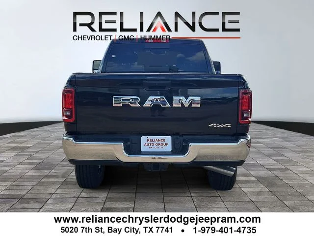 New 2026 Diamond Black Crystal Pearl-Coat Exterior Paint RAM Tradesman image 6