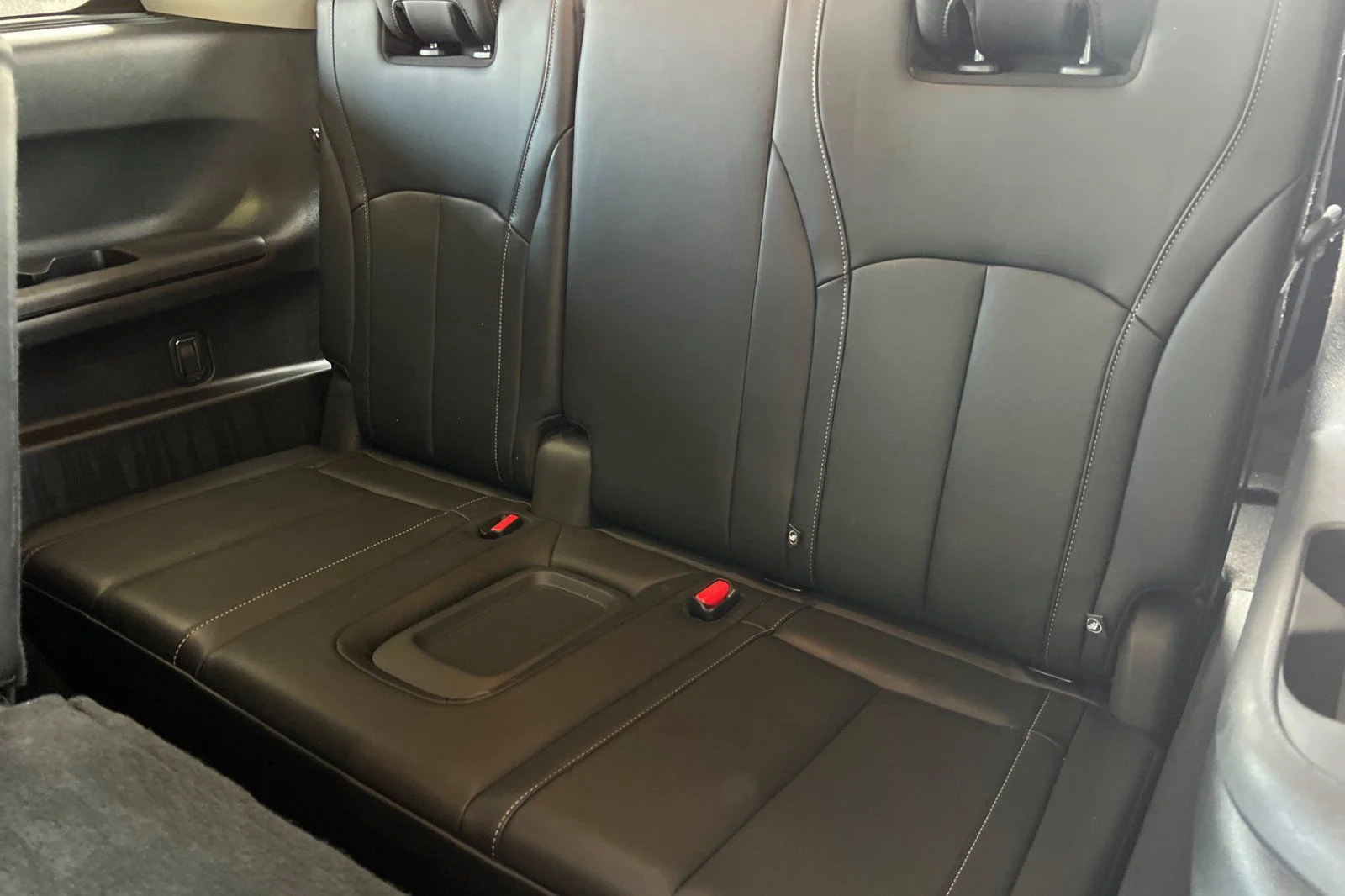 Used 2025 Gray INFINITI LUXE image 12