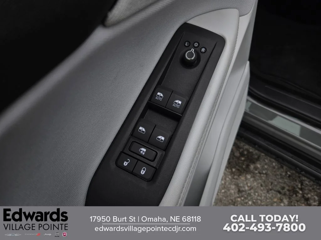 New 2026 Sting-Gray Clearcoat Jeep Laredo image 11