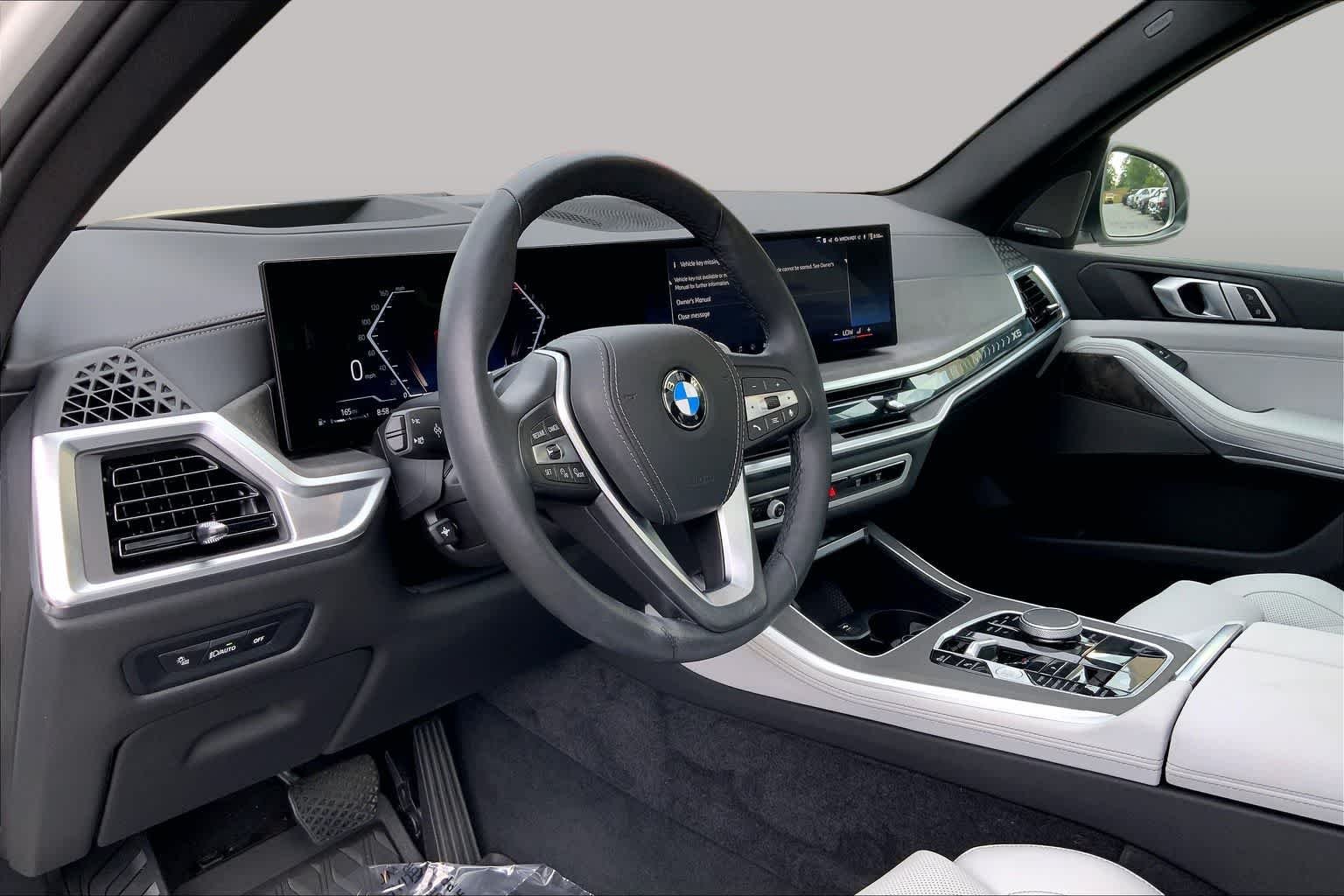 Used 2025 Alpine White BMW sDrive40i image 18