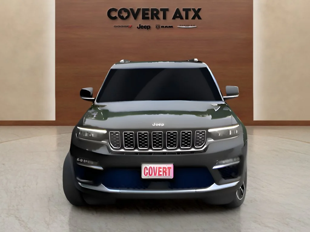 Used 2023  Jeep Summit Reserve image 2